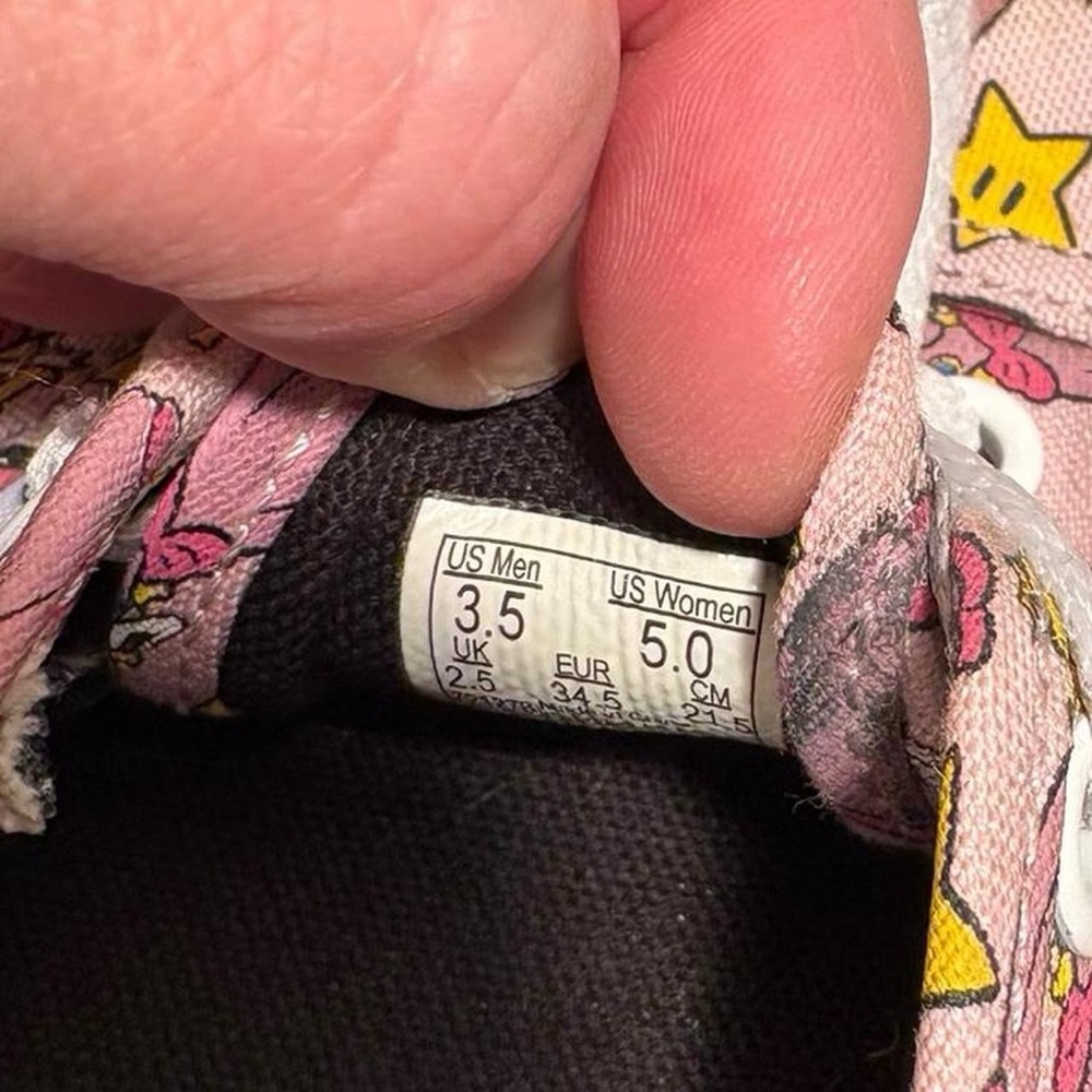 Vans Princess Peach  Pink Princess Pattern Sneakers Size 5 RARE - Picture 7 of 8